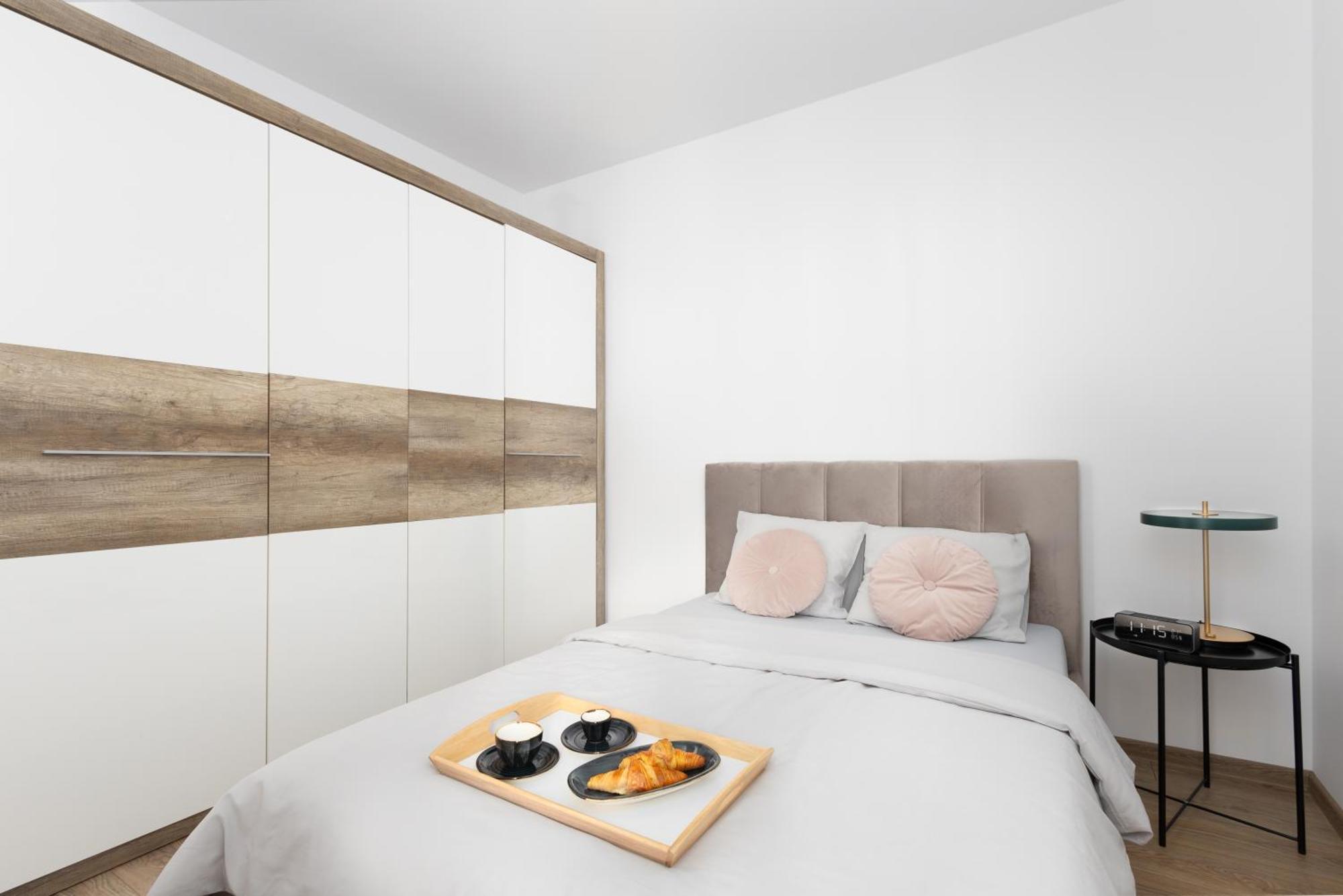 Apartament Goclawska Swps Pge Narodowy Dworzec Wschodni Soho Factory Warsaw Exterior photo